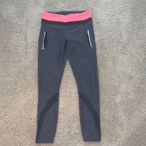 ADORABLE GREY LULULEMON LEGGINGS